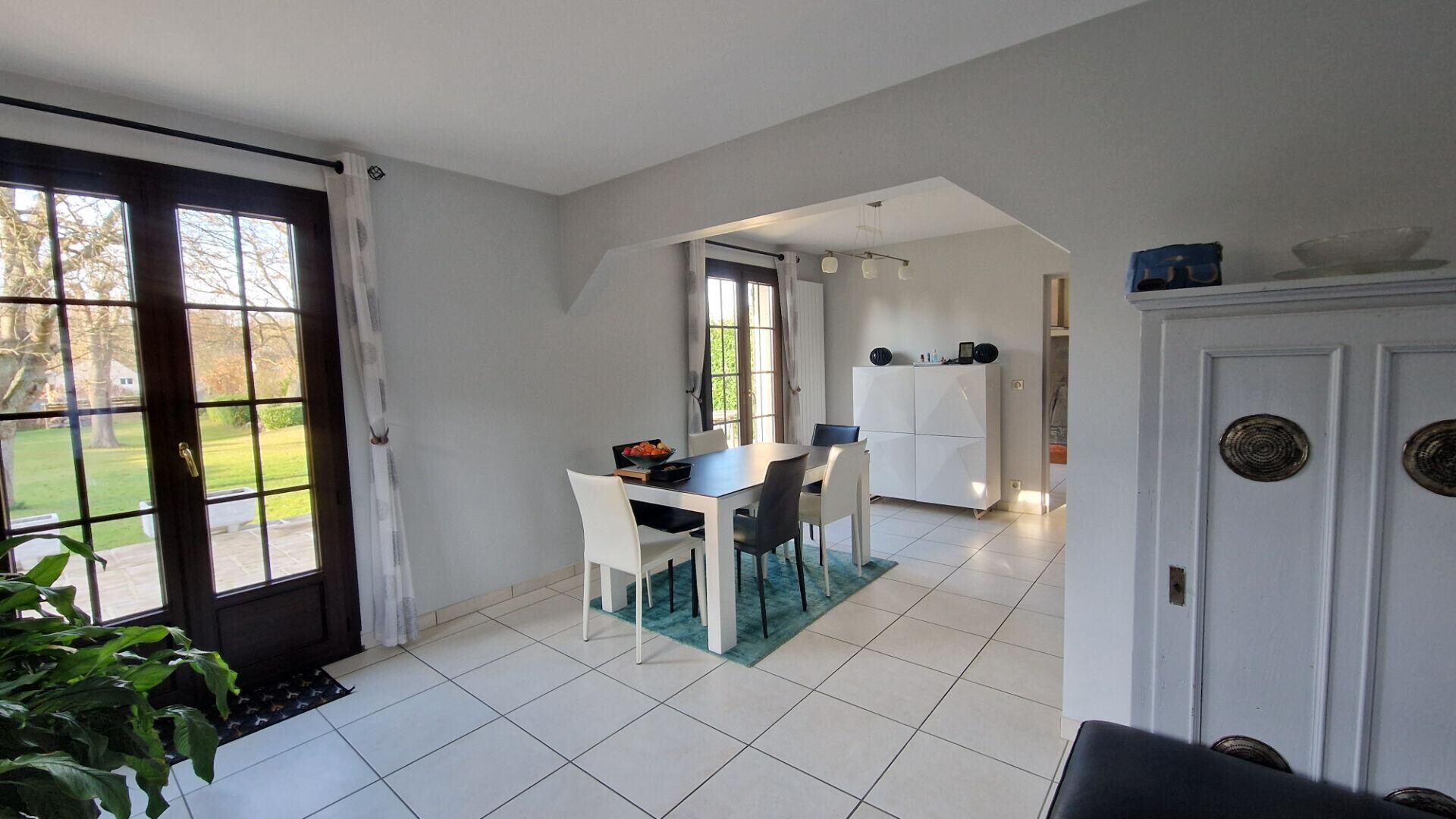 Photo Proche MAINTENON : Maison Familiale  125m² image 2/6