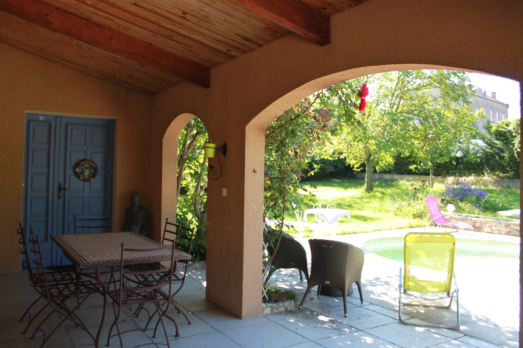 Photo Villa de charme proche Riom, 6 chambres image 3/4