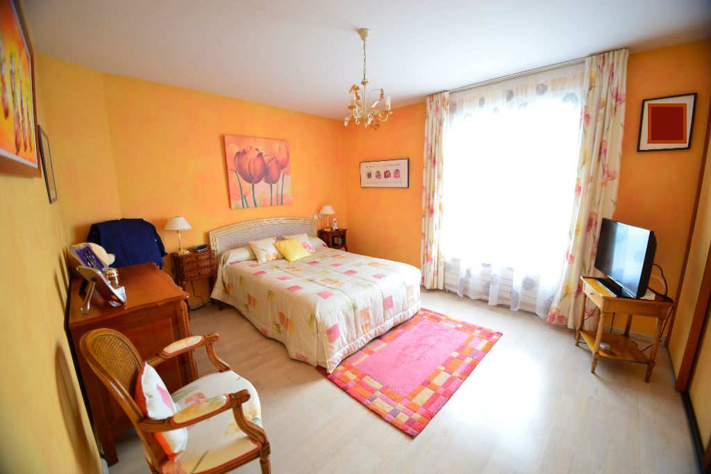 Photo Riom, Villa de standing  sur 3165m2 image 6/6