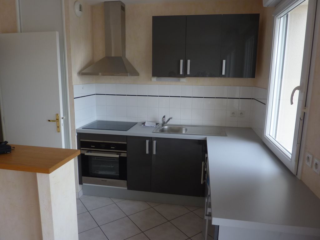 PONTIVY - Appartement T2 - Résidence avec ascenseur + parking + balcon - photo 2