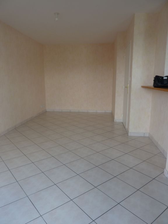 PONTIVY - Appartement T2 - Résidence avec ascenseur + parking + balcon - photo 4