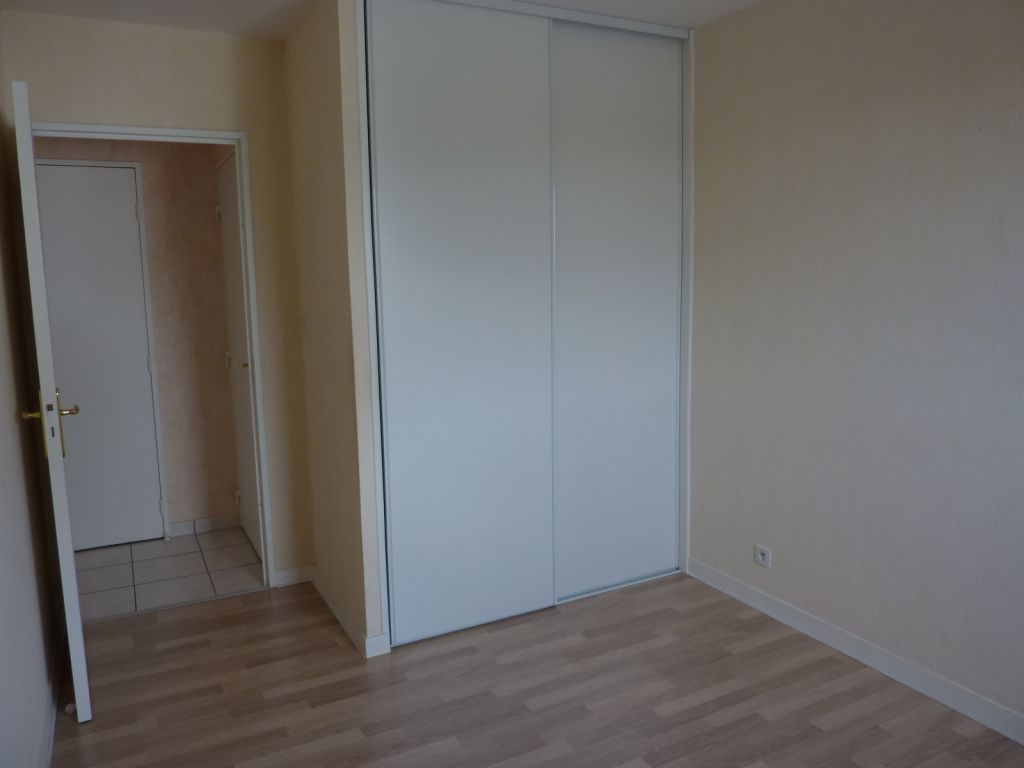 PONTIVY - Appartement T2 - Résidence avec ascenseur + parking + balcon - photo 8