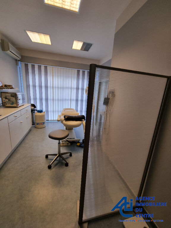 Photo Bureaux Pontivy 108 m2 image 1/4