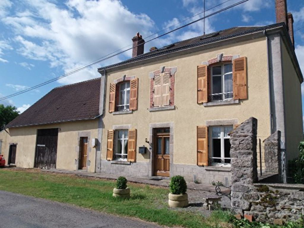 ST SULPICE LES FEUILLES MAISON DE VILLAGE ArnaclaPoste 87160