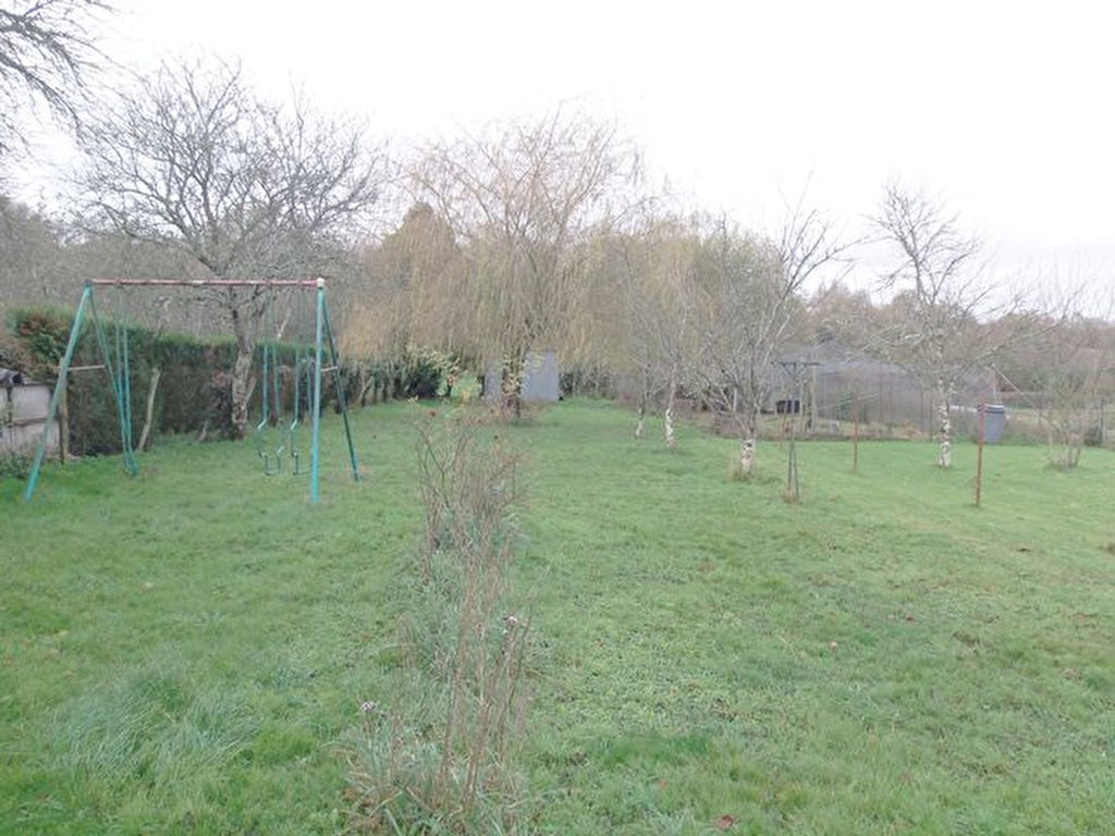 SECTEUR ST SULPICE LES FEUILLES MAISON DE VILLAGE ArnaclaPoste 87160