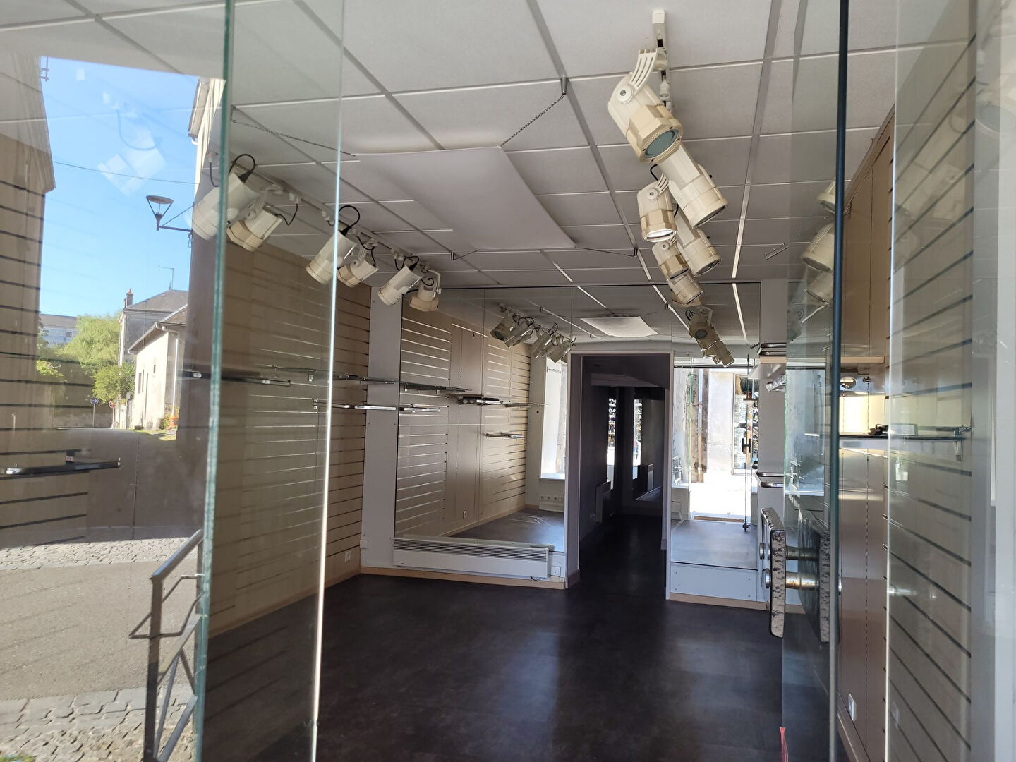 Photo CENTRE VILLE LA SOUTERRAINE - LOCAL PROFESSIONNEL OU COMMERCIAL image 3/6