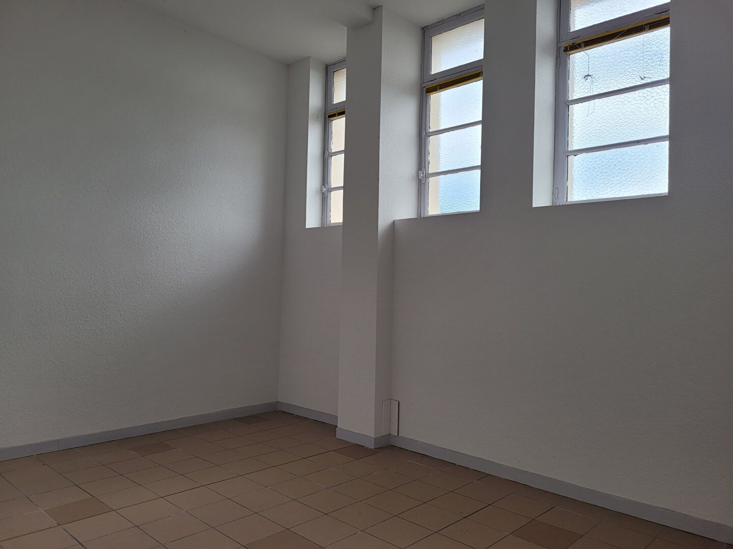 Photo LA SOUTERRAINE - ENTREPOT image 2/2