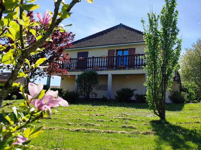 SECTEUR ST AGNANT DE VERSILLAT - PAVILLON