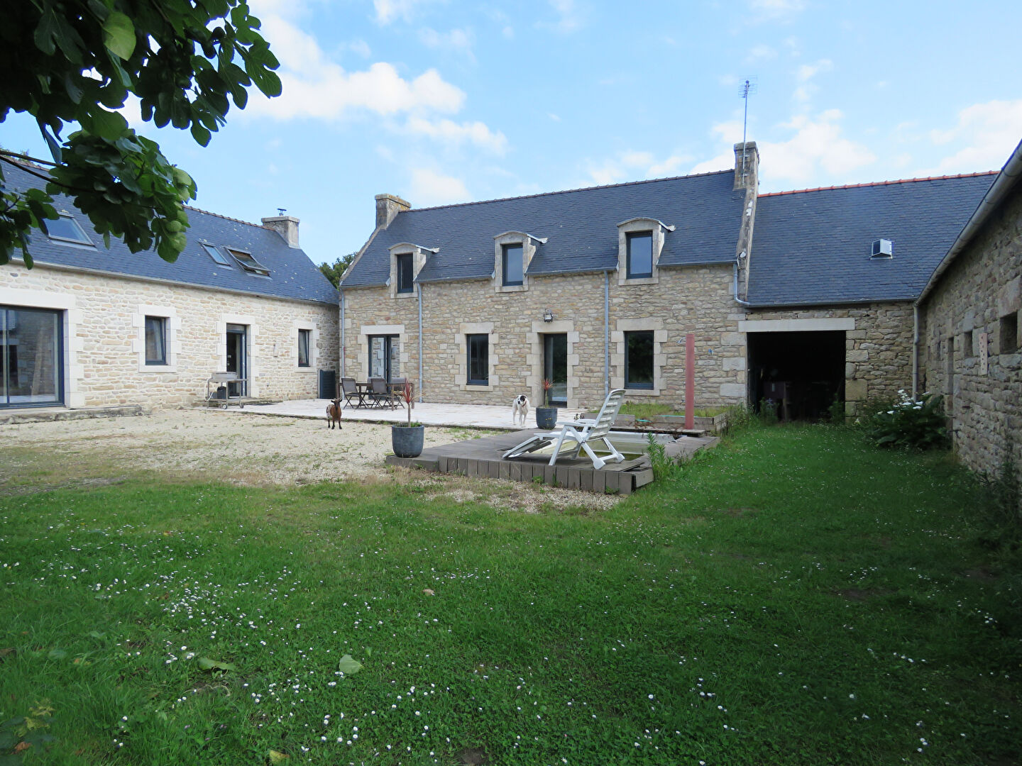 Photo PLOBANNALEC-LESCONIL - Corps de ferme en campagne image 2/6