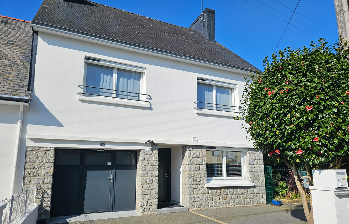 Photo QUIMPER Magnifique maison de ville, beaux volumes image 1/6