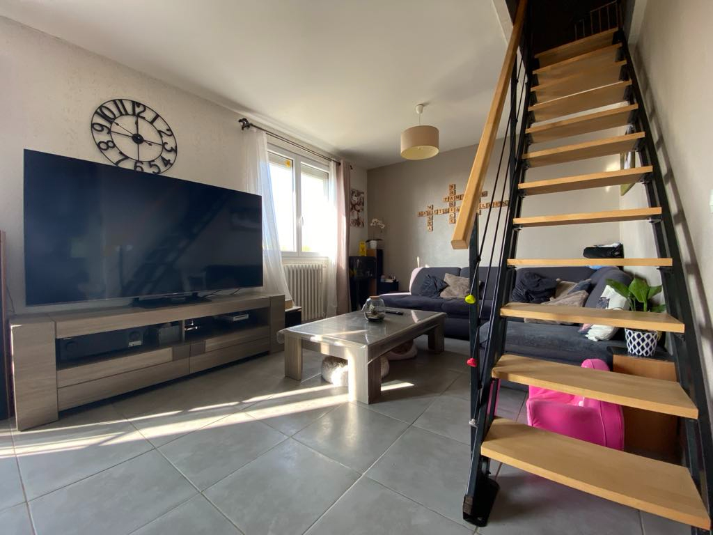 Photo DANS UN VILLAGE image 3/6