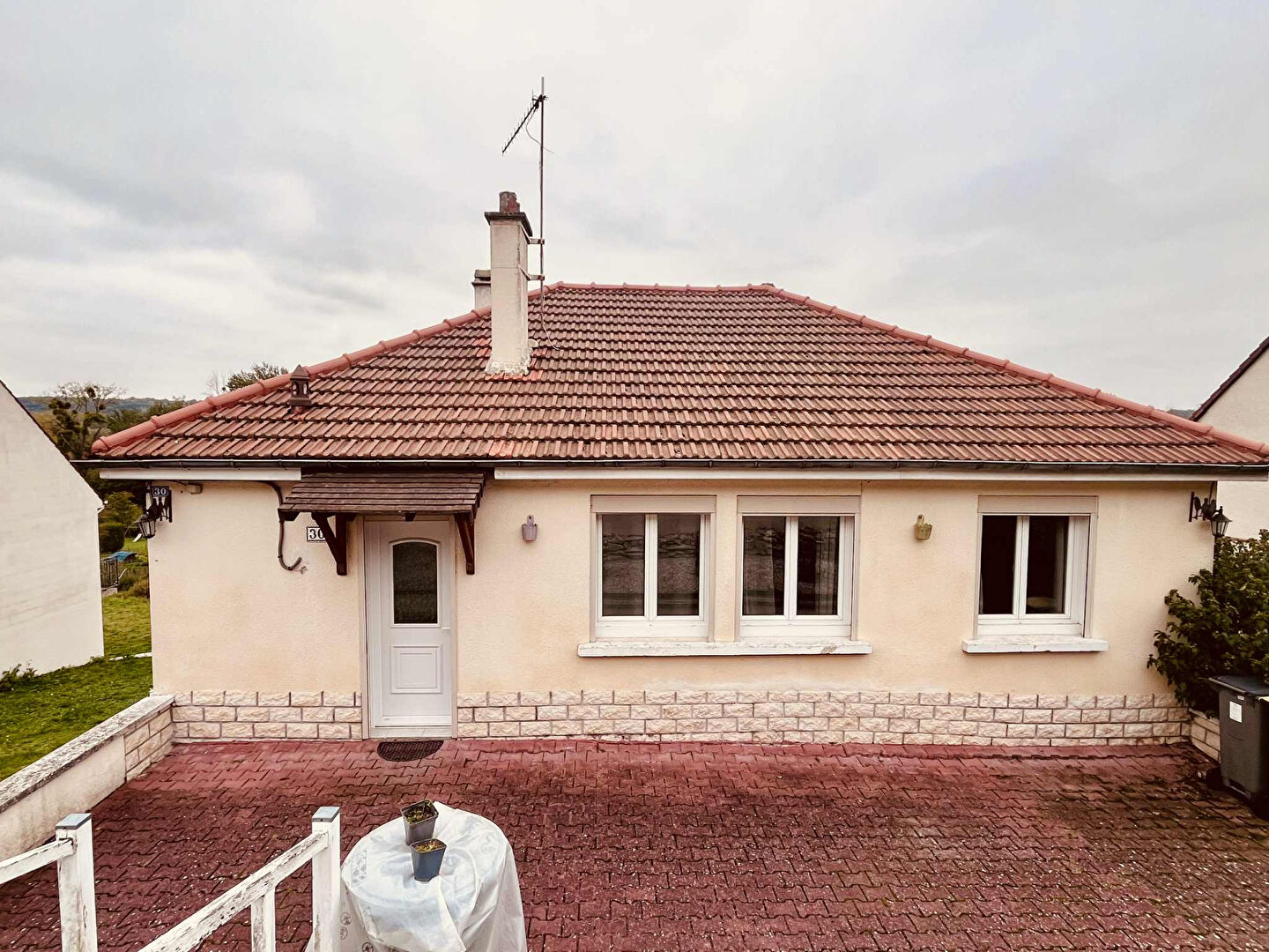PAVILLON SUR SOUS SOL