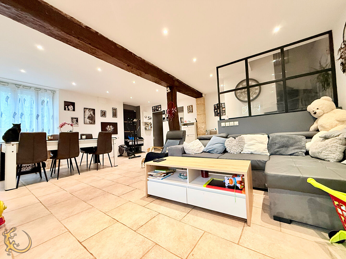 Photo PROCHE D'UN BOURG ! image 2/6