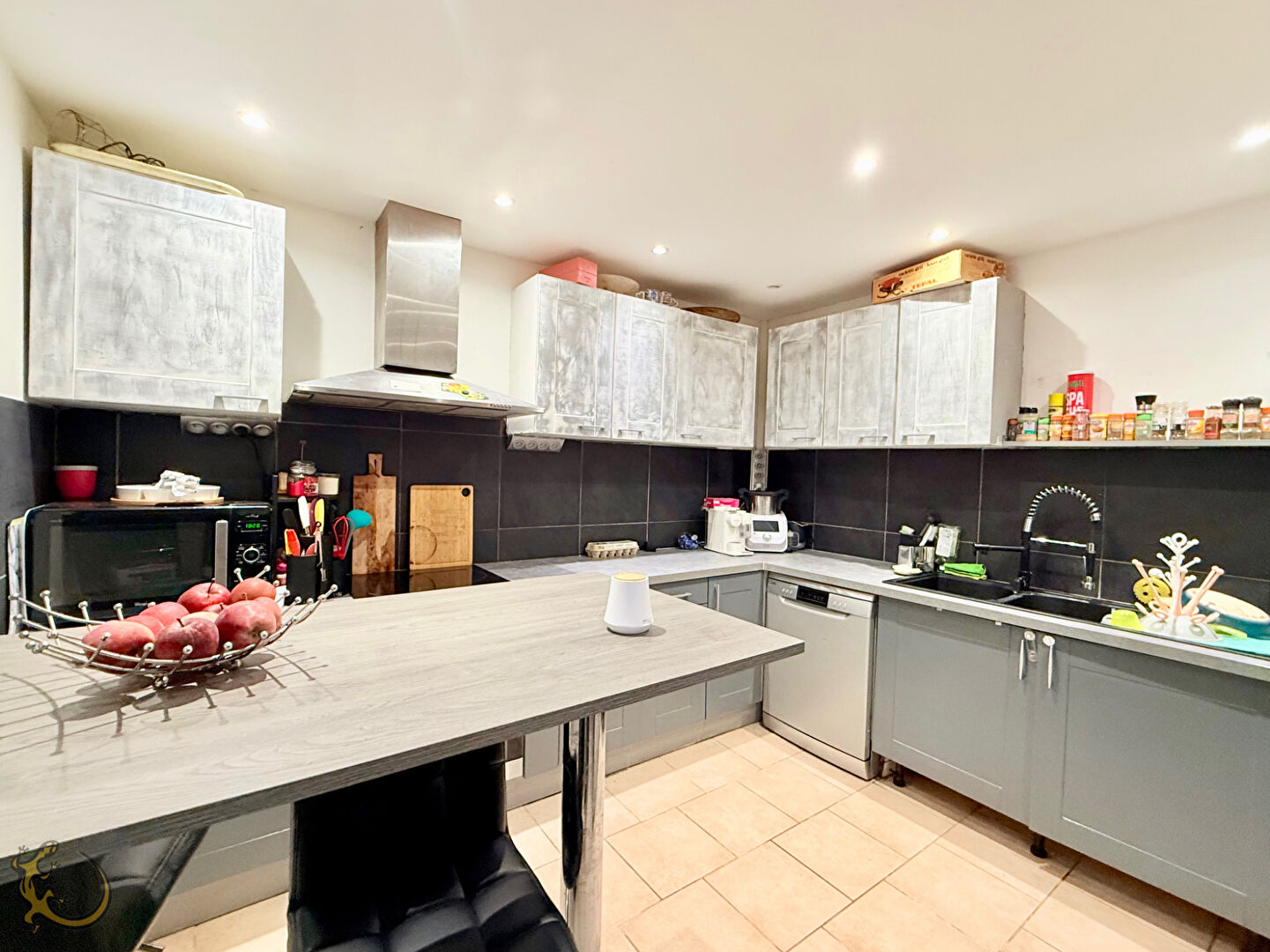 Photo PROCHE D'UN BOURG ! image 5/6