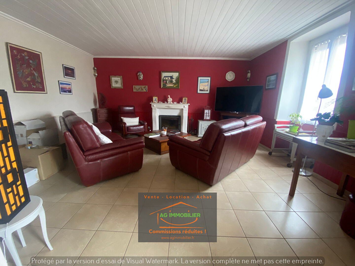 Photo Longère de 178 m² habitables sur un terrain entièrement clos et arboré de 6650 m². + dépendances image 5/6