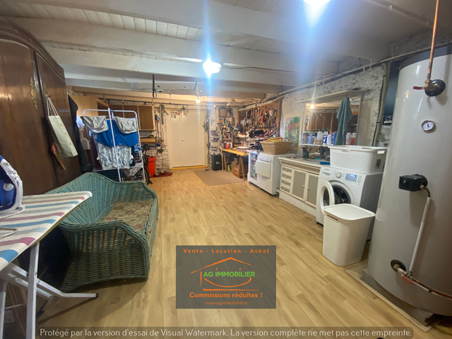 Photo Longère de 178 m² habitables sur un terrain entièrement clos et arboré de 6650 m². + dépendances image 6/6