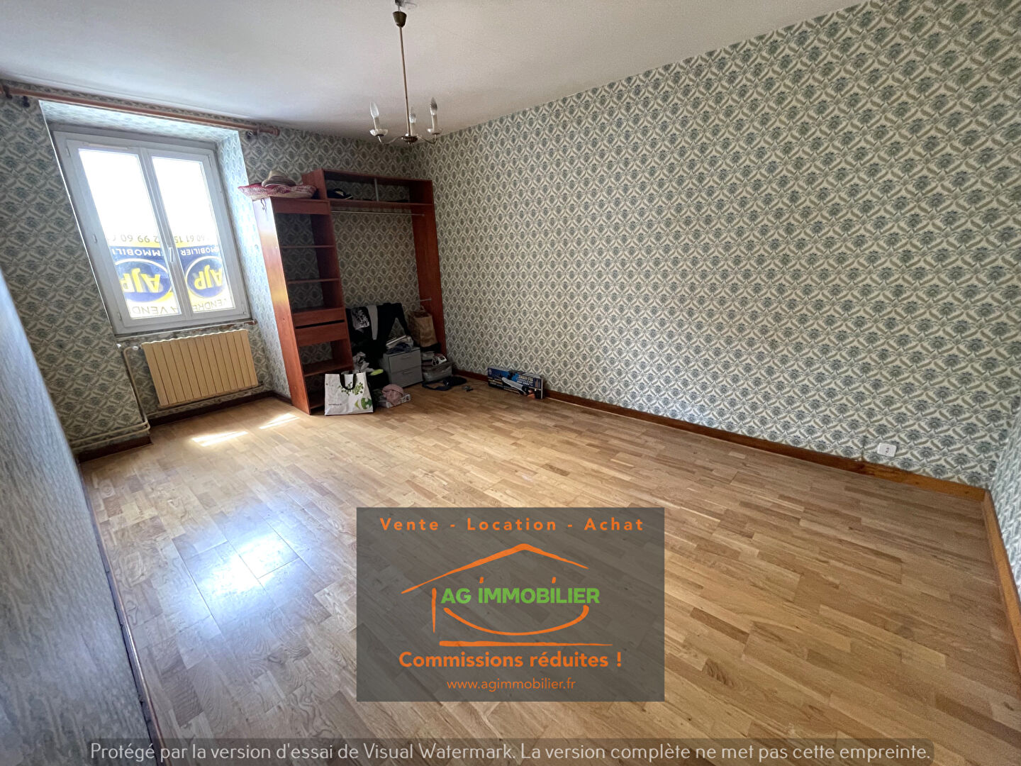 Photo SAINT GILLES - Hyper centre - Maison de bourg à fort potentiel -100m²  hab env + grenier amén 40 m² sol env sur terrain clos de près de 800 m² image 6/6