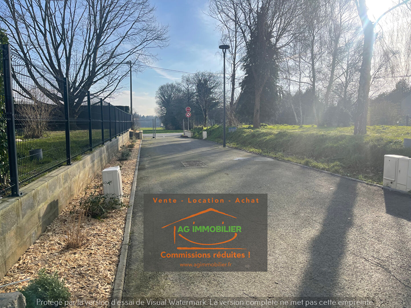 Photo MORDELLES : Spacieux terrain constructible viabilisé de 600 m²  situé au sein d'un lotissement privé ! image 2/4