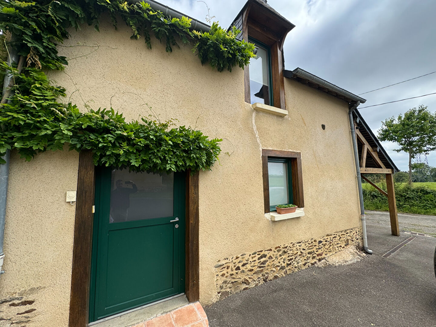 Photo Pacé, longère non mitoyenne de 183m² sur 1200m² de terrain au calme avec logement indépendant louable ! image 3/6