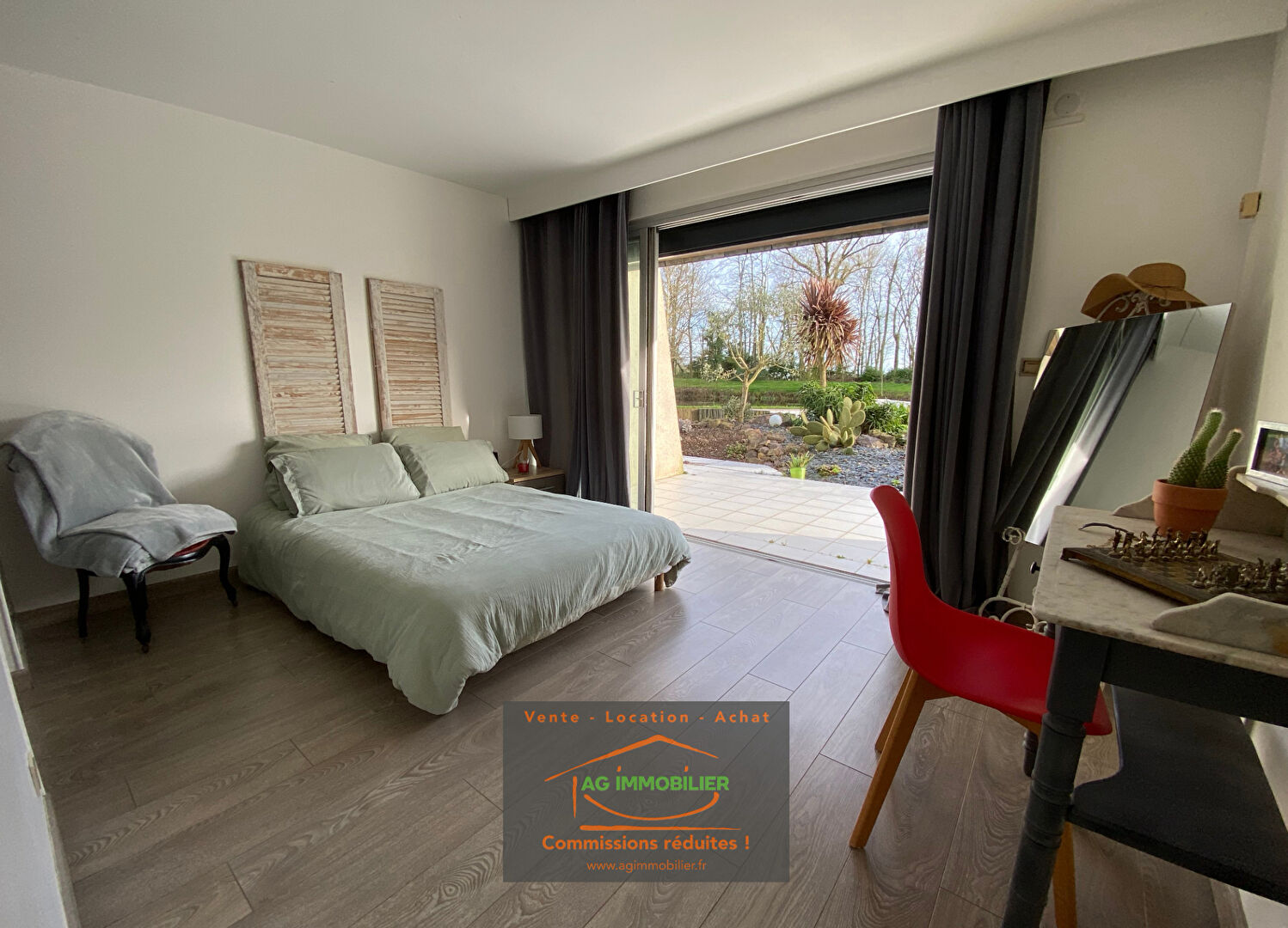 Photo Maison d'Architecte Saint Meen Le Grand 9 pièces 341 m2 habitables - 460 m² au sol - 25 000 m² de terrain + Etang et Piscine image 5/6