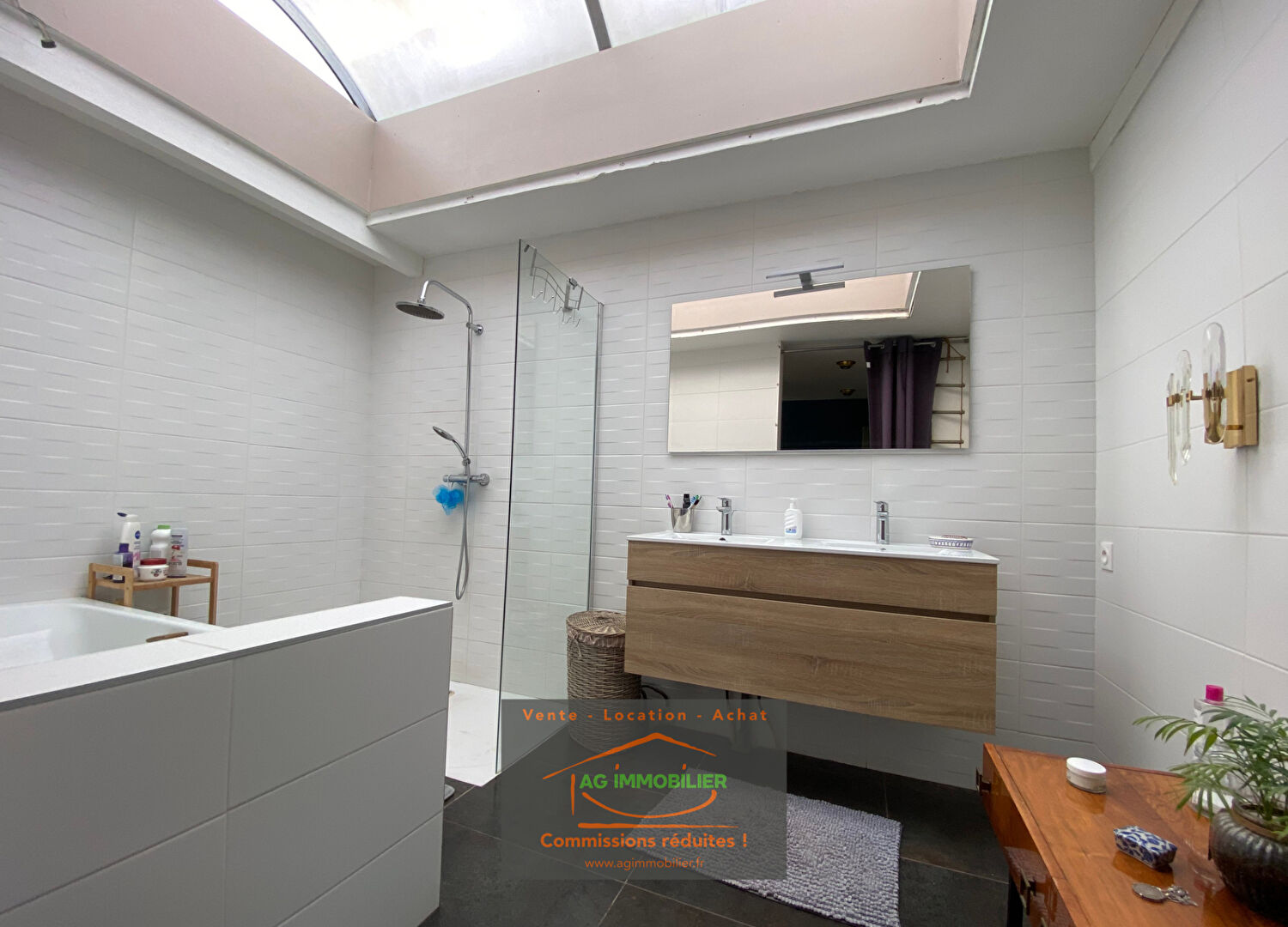 Photo Maison d'Architecte Saint Meen Le Grand 9 pièces 341 m2 habitables - 460 m² au sol - 25 000 m² de terrain + Etang et Piscine image 6/6