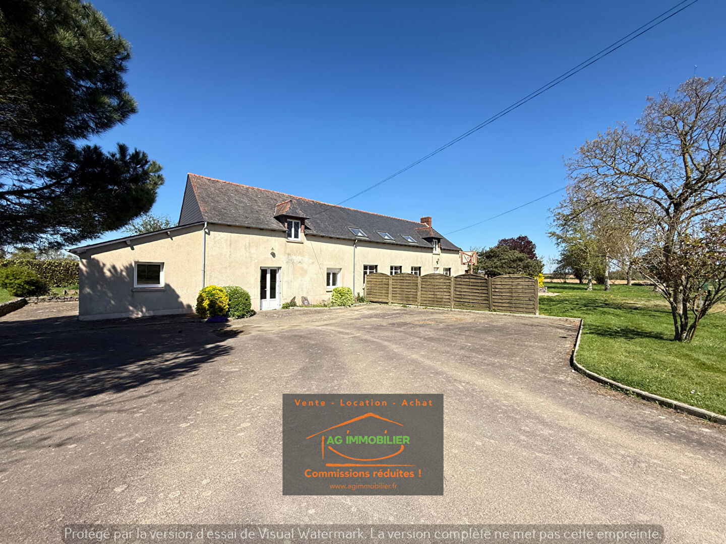 Photo Longère Montauban De Bretagne divisée en 2 habitations, l'ensemble sur 2 100 m² de terrain environ image 2/6