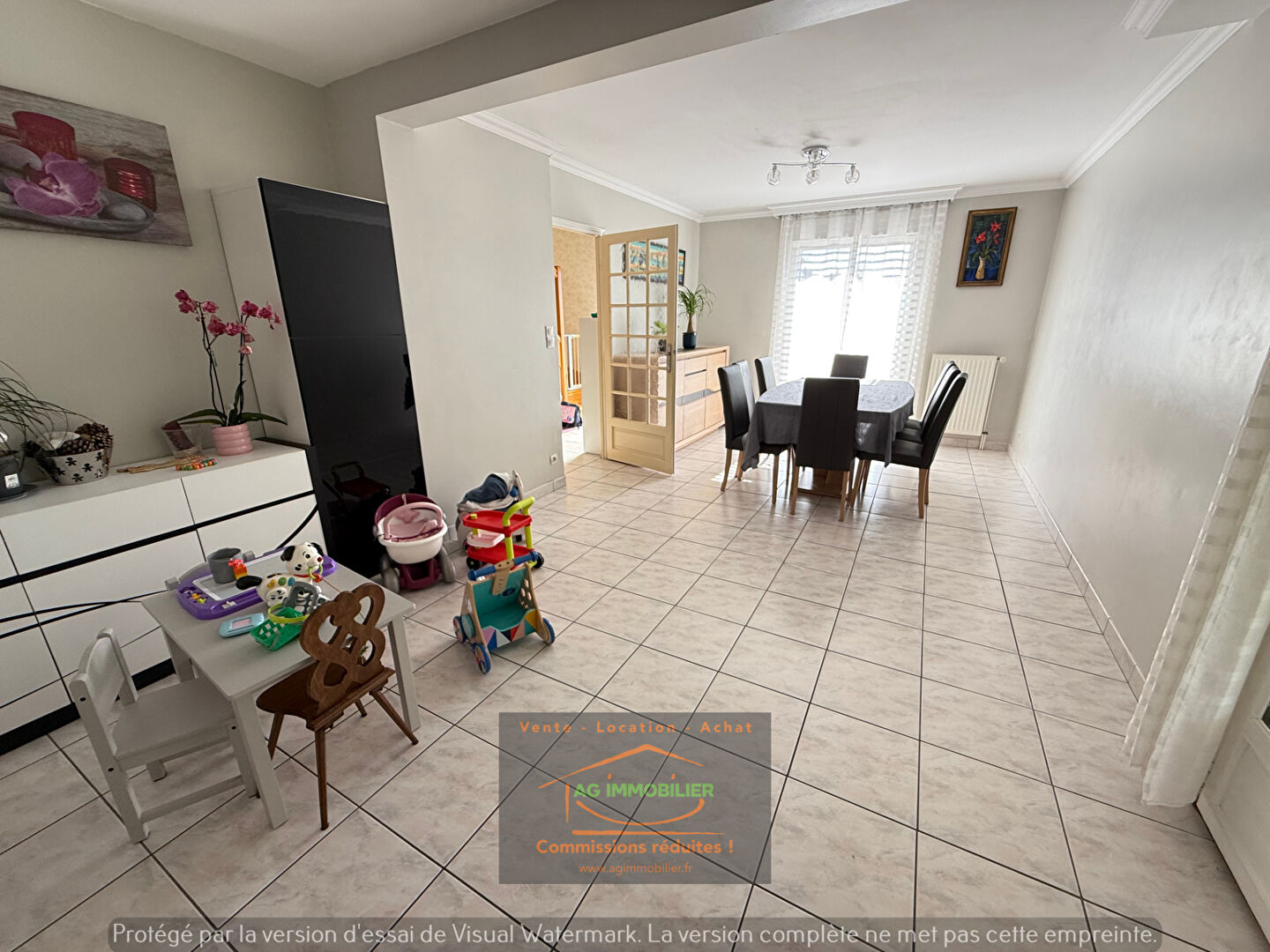 Photo Maison  7 pièces  - 141 m2 - Sous sol complet - 476 m² de terrain image 2/6