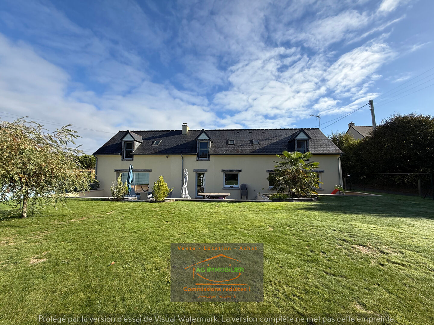 Maison La Mézière 6 pièces 143 m2 sur 1252 m² de terrain - Rénovation de 2015 - Superbe environnement!