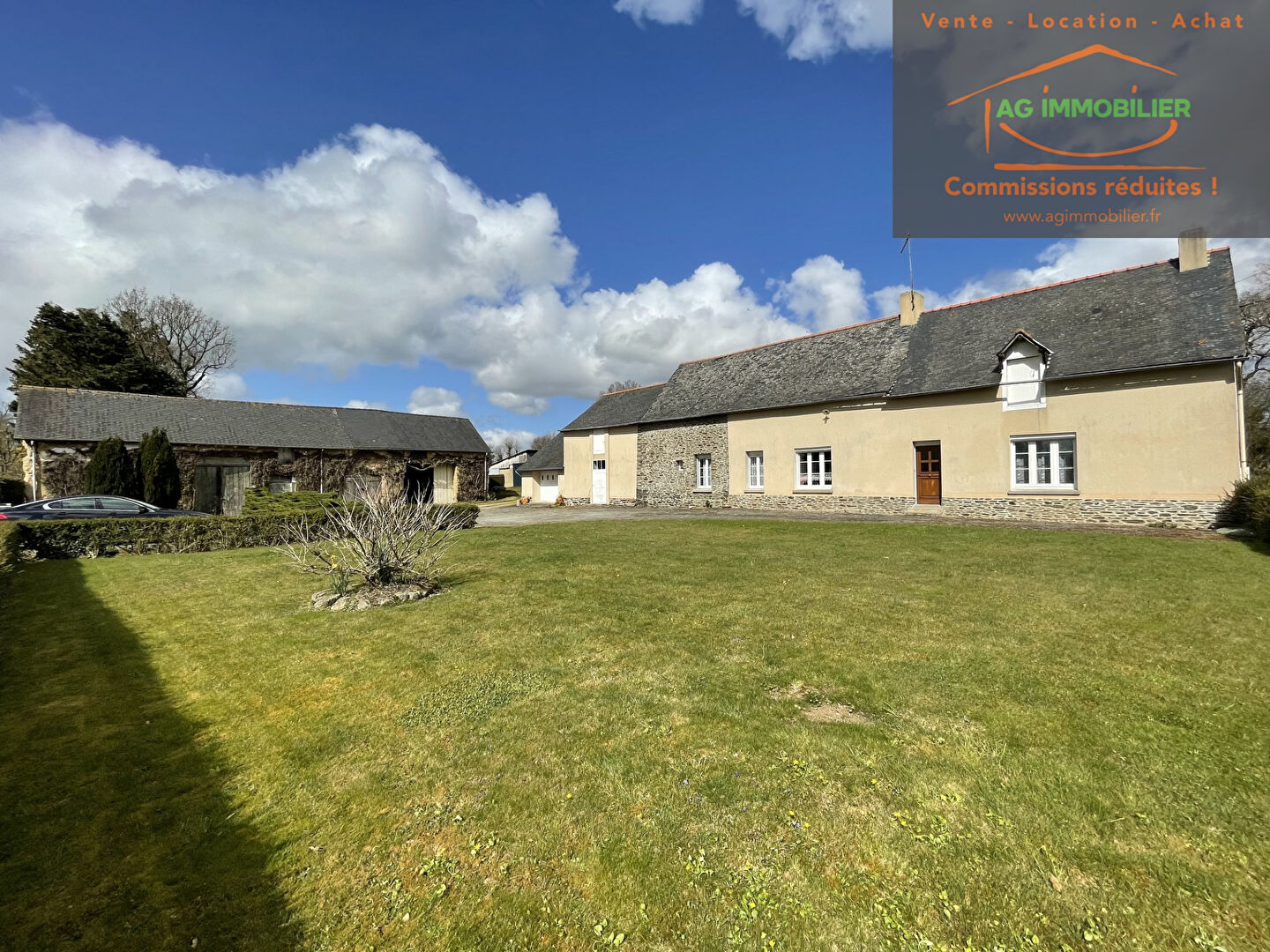 SAINT GILLES - Spacieuse longère type 5 pièce(s) 380 m2 dont 114m² habitables+ dépendance potentiel  260m² sol + hangar 200m² + porcherie 96 m² + box bois 110 m² sur terrain de 12 600m² env