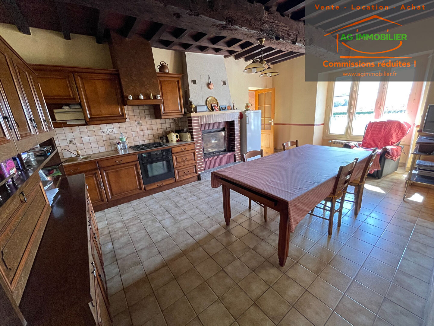 Photo SAINT GILLES - Spacieuse longère type 5 pièce(s) 380 m2 dont 114m² habitables+ dépendance potentiel  260m² sol + hangar 200m² + porcherie 96 m² + box bois 110 m² sur terrain de 12 600m² env image 3/6