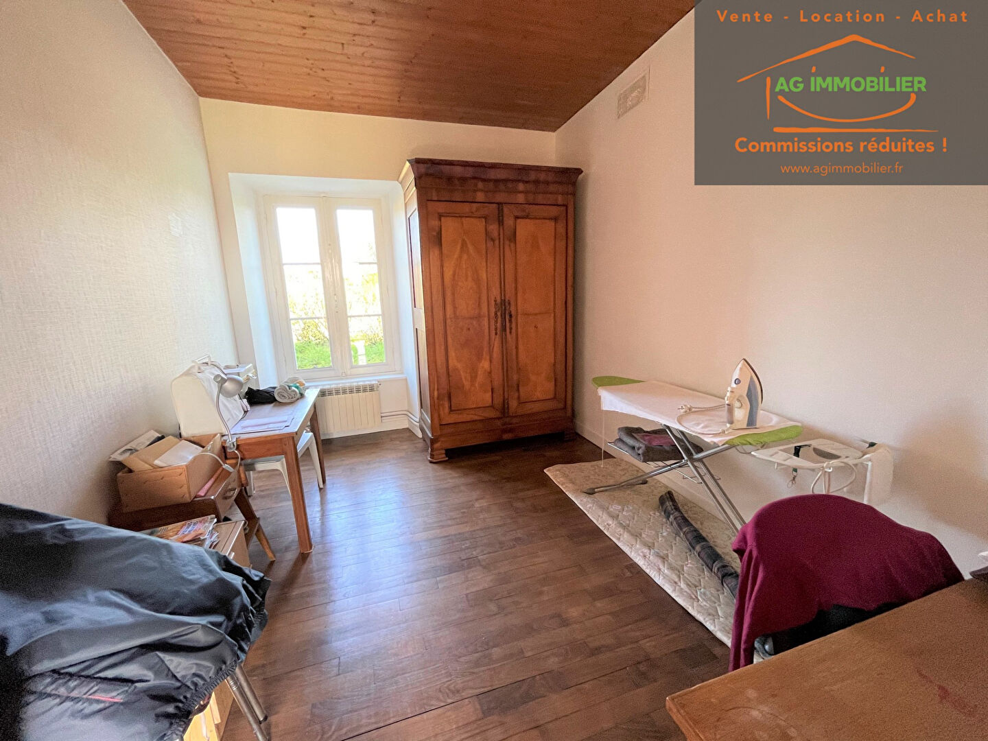 Photo SAINT GILLES - Spacieuse longère type 5 pièce(s) 380 m2 dont 114m² habitables+ dépendance potentiel  260m² sol + hangar 200m² + porcherie 96 m² + box bois 110 m² sur terrain de 12 600m² env image 5/6