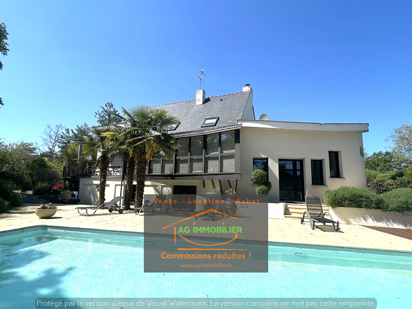 A 15 min de RENNES sur la commune d'ORGERES : Superbe maison de 330m² habitables (353 m² sol) sur terrain clos et paysagé de 2100 m²