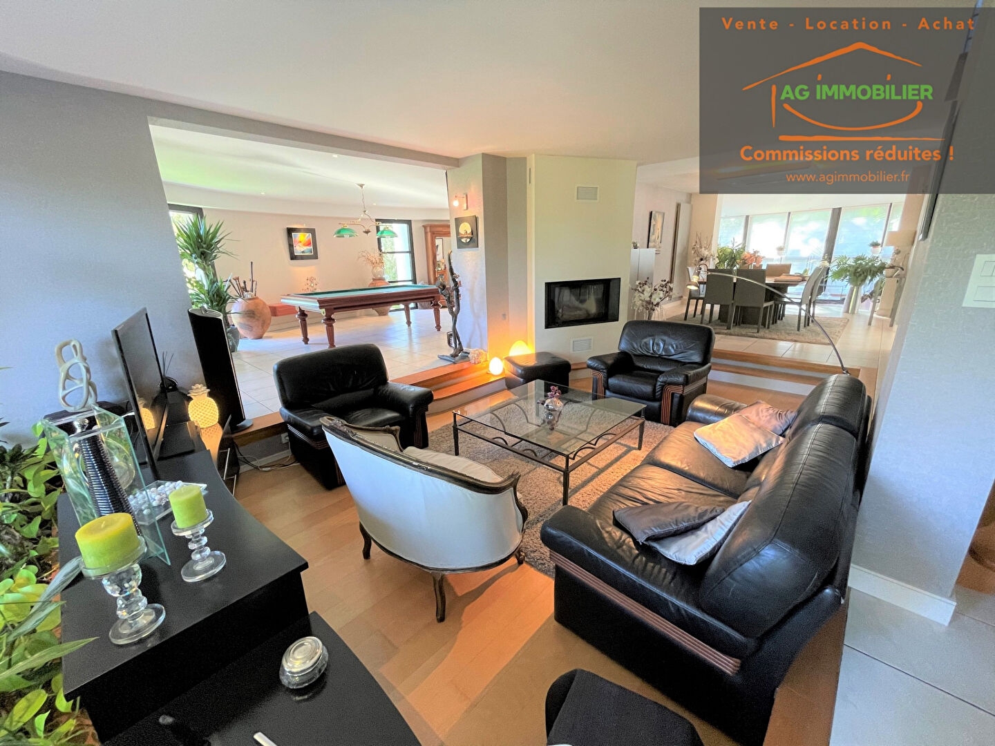 Photo A 15 min de RENNES sur la commune d'ORGERES : Superbe maison de 330m² habitables (353 m² sol) sur terrain clos et paysagé de 2100 m² image 2/6