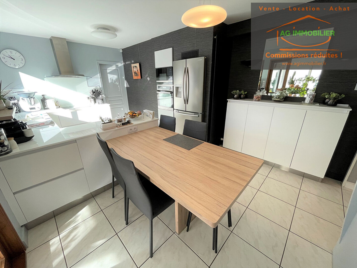 Photo A 15 min de RENNES sur la commune d'ORGERES : Superbe maison de 330m² habitables (353 m² sol) sur terrain clos et paysagé de 2100 m² image 5/6