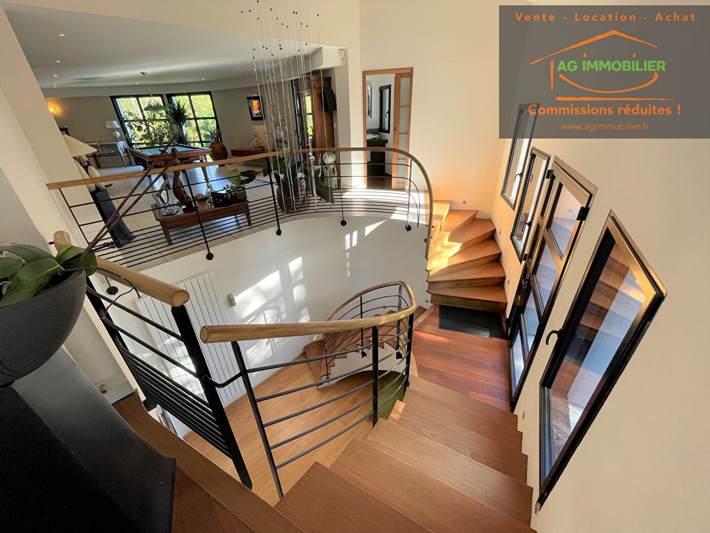 Photo A 15 min de RENNES sur la commune d'ORGERES : Superbe maison de 330m² habitables (353 m² sol) sur terrain clos et paysagé de 2100 m² image 6/6