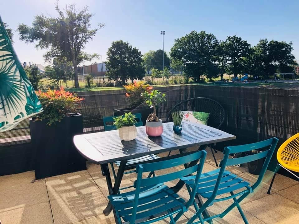 PACE : Spacieux appartement type 3 pièce(s) 68 m2 + terrasse 10 m² env + grand stationnement privatif en sous-sol