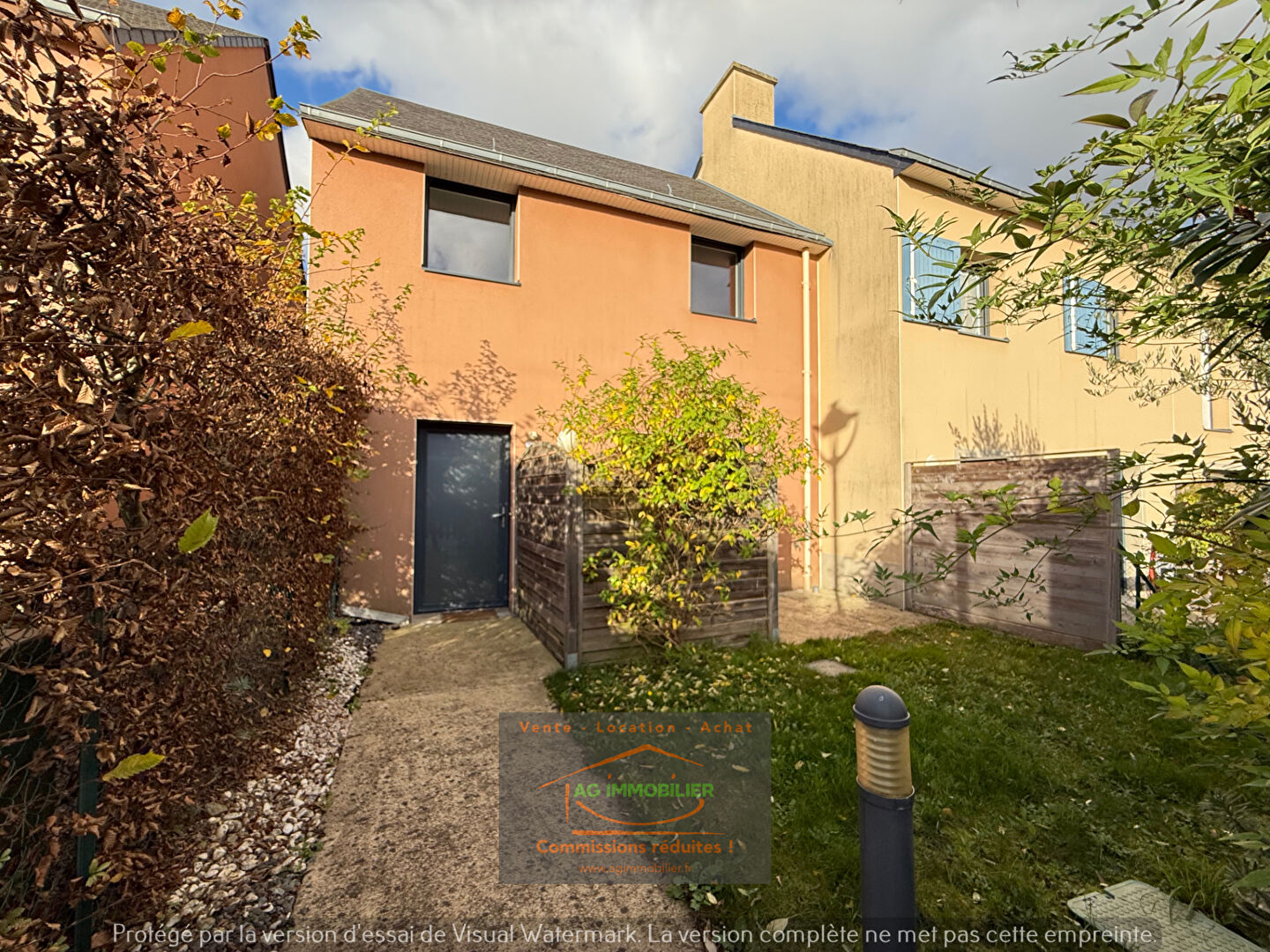 Maison 5 pièces - 77 m2 - 137 m² de terrain - Garage et place de parking