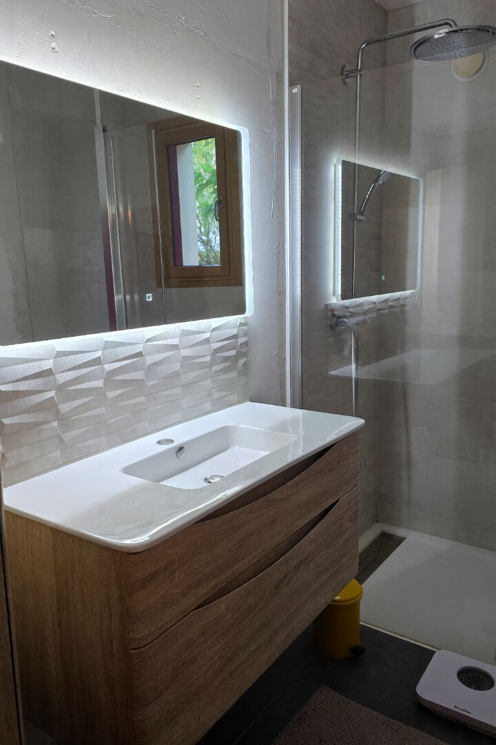 Photo MONTGERMONT - Maison Type 6 pièces 120 m2 - 4 CHAMBRES - SOUS-SOL COMPLET - TERRAIN 500 m² - IMPASSE CALME image 5/6