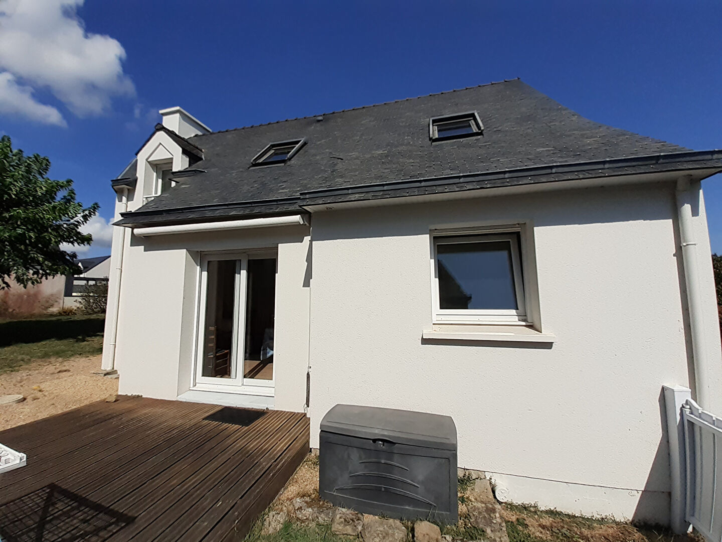 Photo Maison contemporaine - 5 chambres - Garage. St Philibert. image 1/6