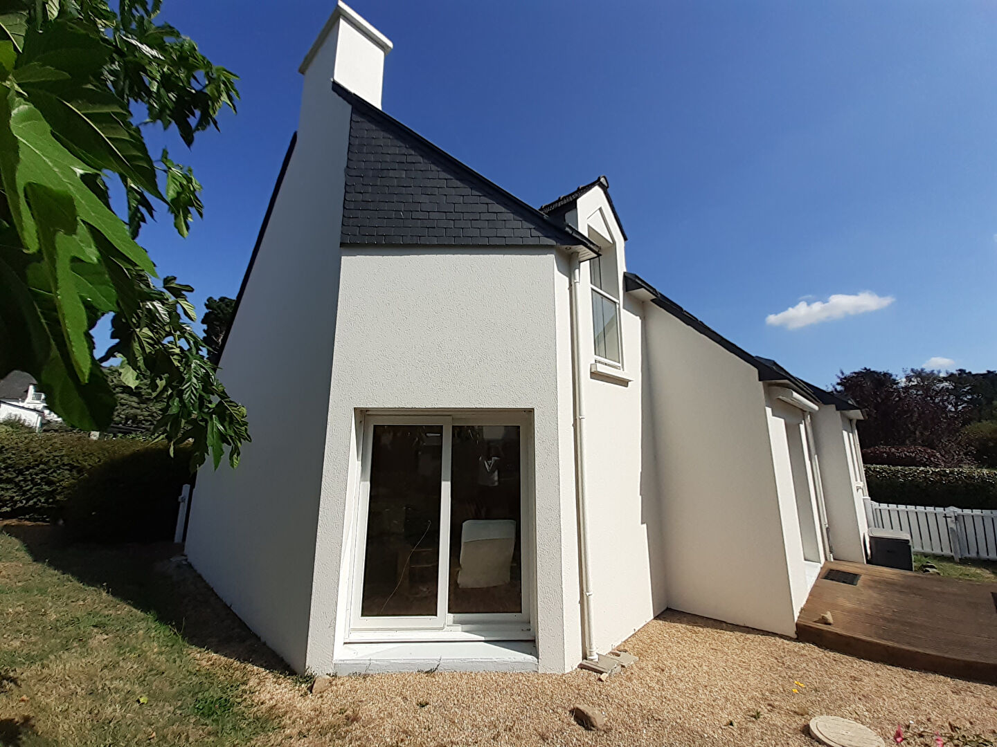 Photo Maison contemporaine - 5 chambres - Garage. St Philibert. image 2/6