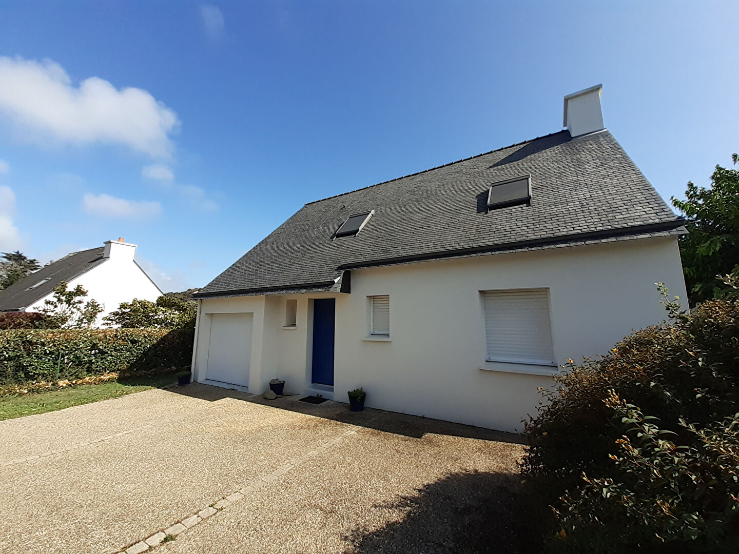 Photo Maison contemporaine - 5 chambres - Garage. St Philibert. image 3/6