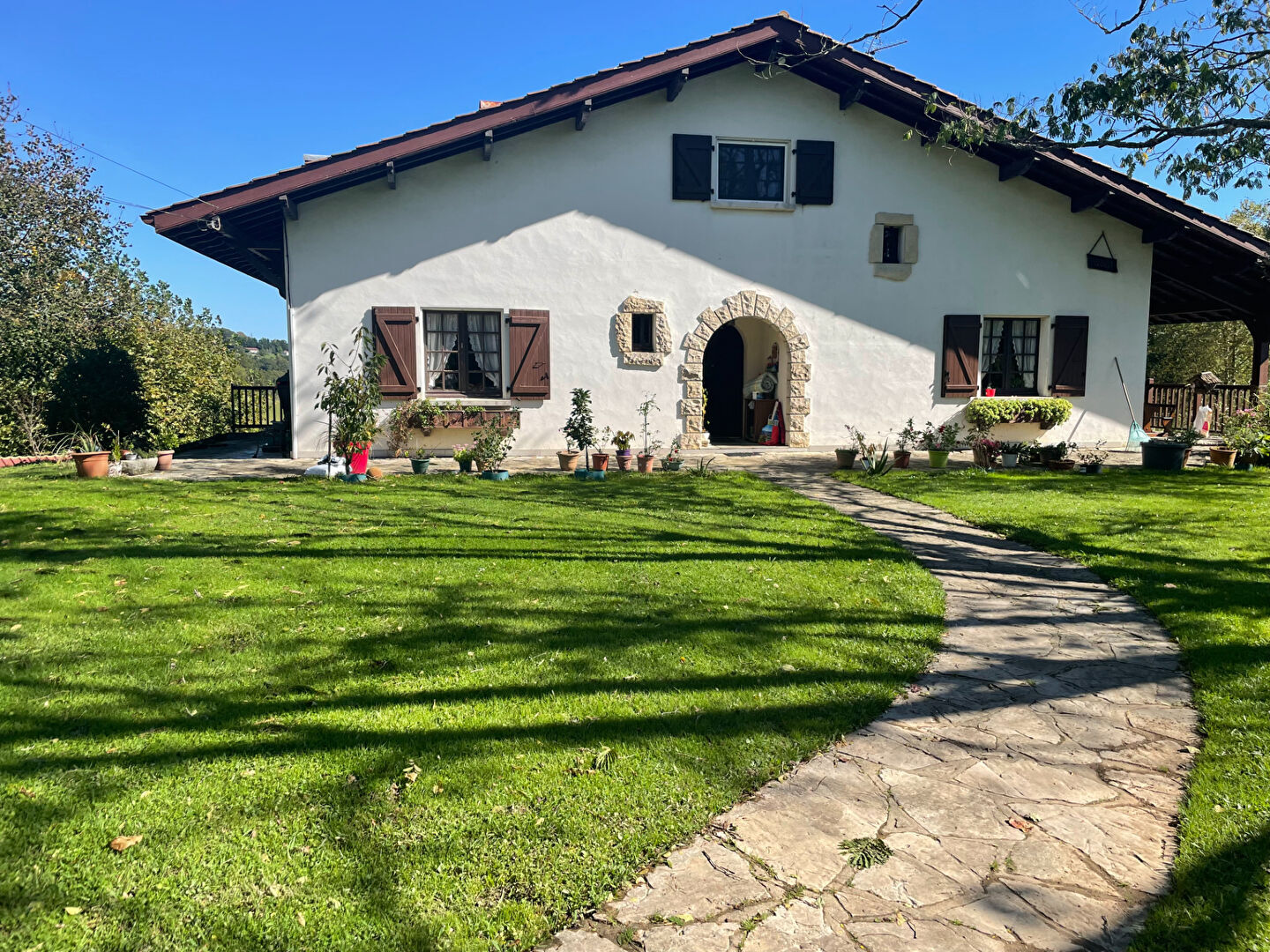 Photo MAISON FAMILIALE AVEC PARC ARBORÉ image 1/6