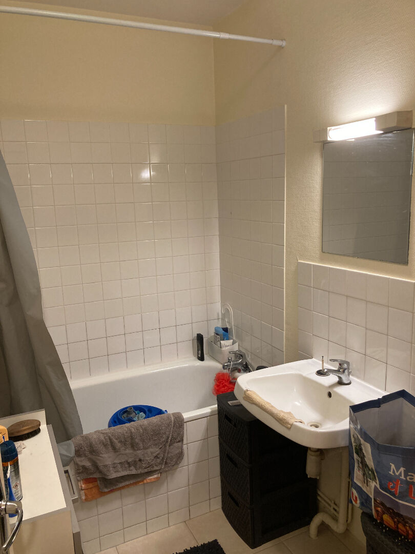 Photo LE MESNIL EN VALLEE image 2/3