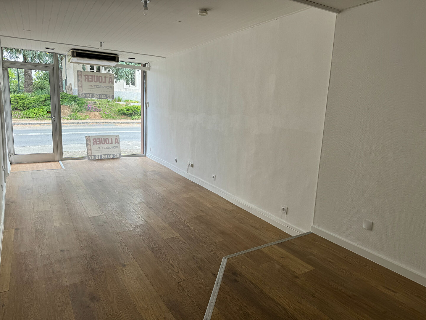 Photo VARADES LOCAL COMMERCIAL image 2/3