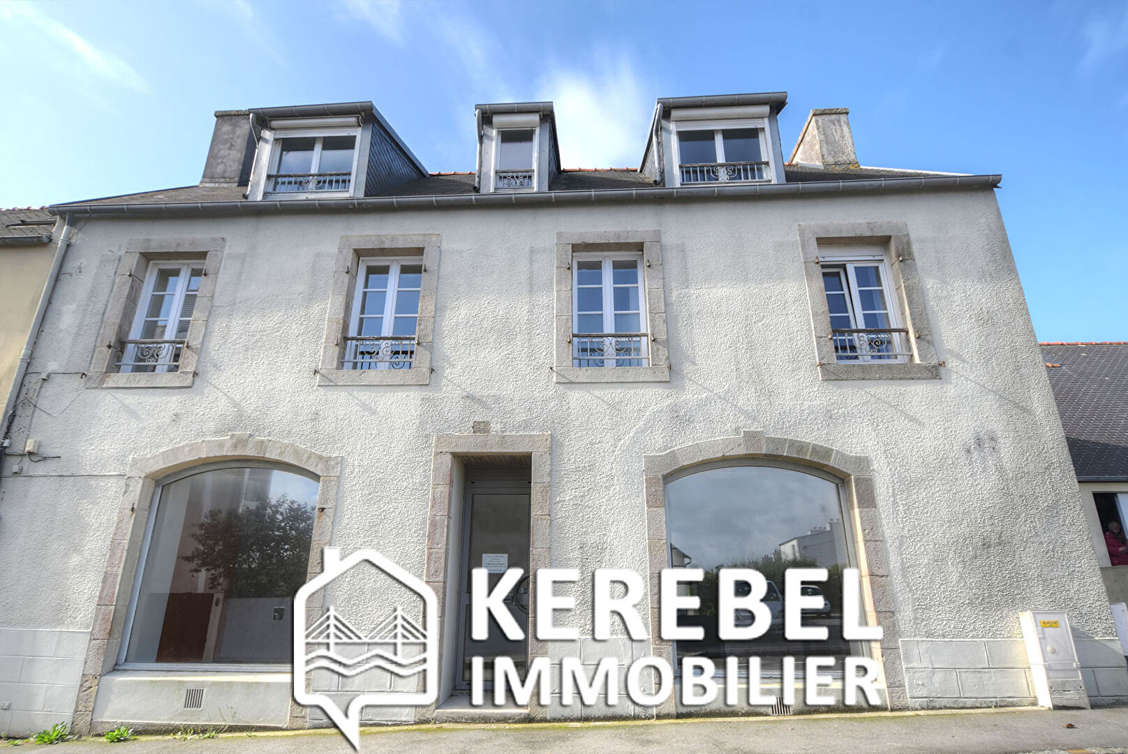 LOCAL PROFESSIONEL AU CENTRE