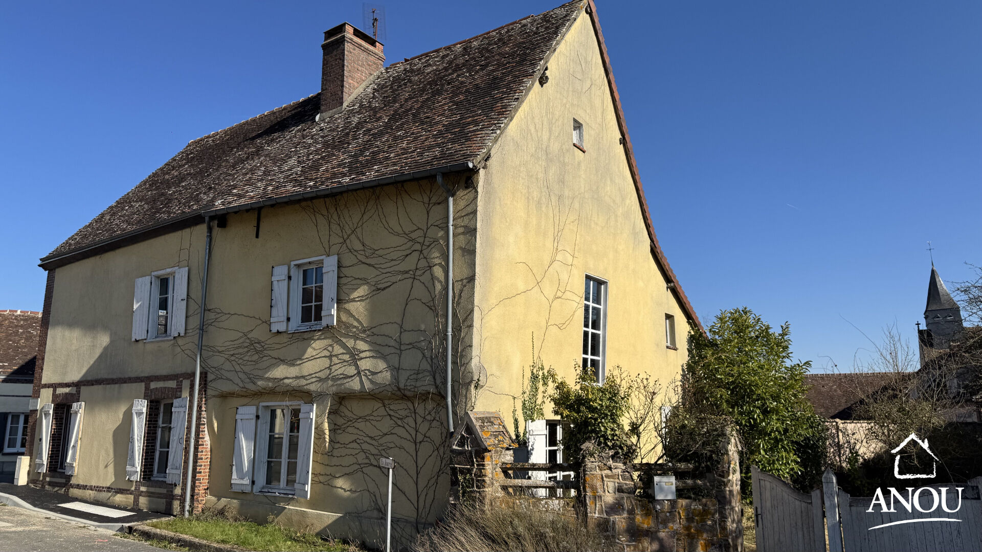 MAISON AVEC GRANGE - 4 CHAMBRES - TRAVAUX À PRÉVOIR