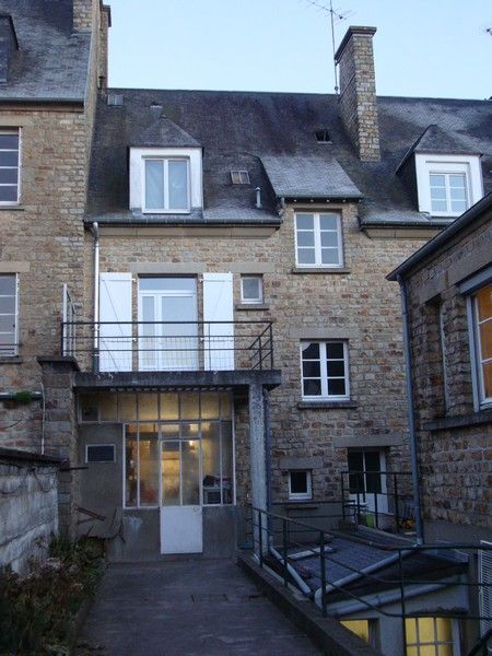 Photo Immeuble avec commerce et appartements ST HILAIRE DU HARCOUET image 2/5