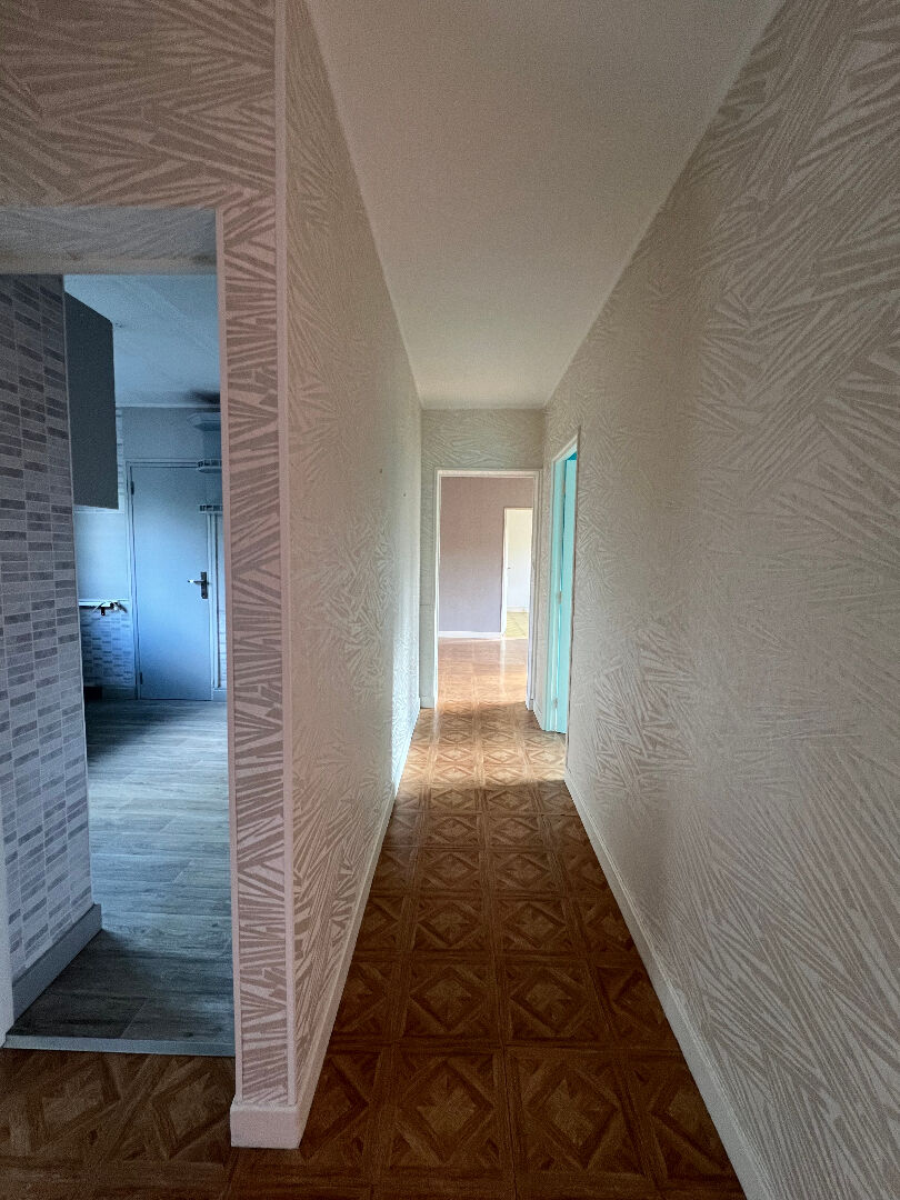 Photo A Thionville, appartement proche du centre ville avec 4 chambres et garage. image 4/4