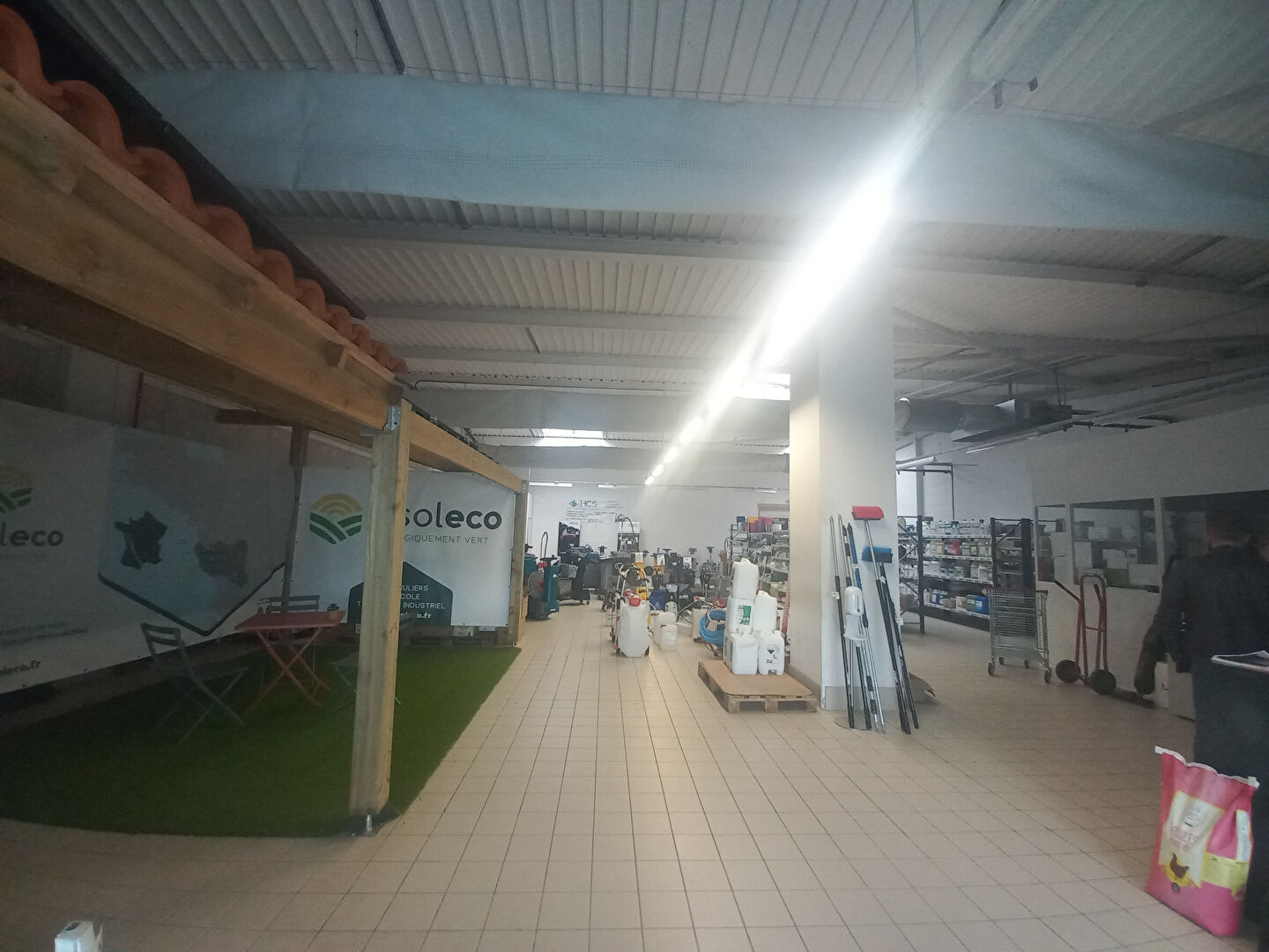 Photo Local commercial  La Roche Sur Yon - 397 m2 image 3/6