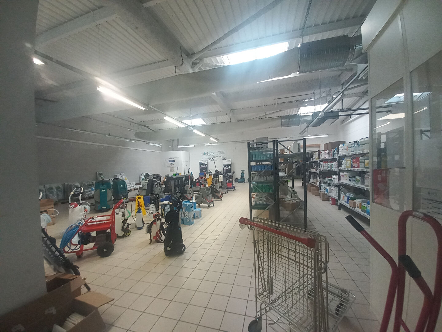 Photo Local commercial  La Roche Sur Yon - 397 m2 image 4/6